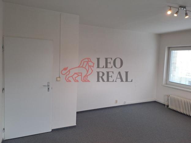 Pronájem obchodního prostoru, Praha - Hrdlořezy, Českobrodská, 300 m2