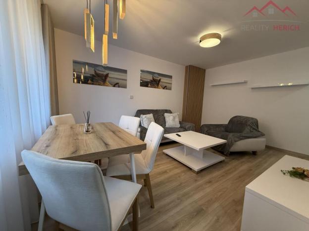 Pronájem bytu 2+1, Chomutov, Dostojevského, 55 m2