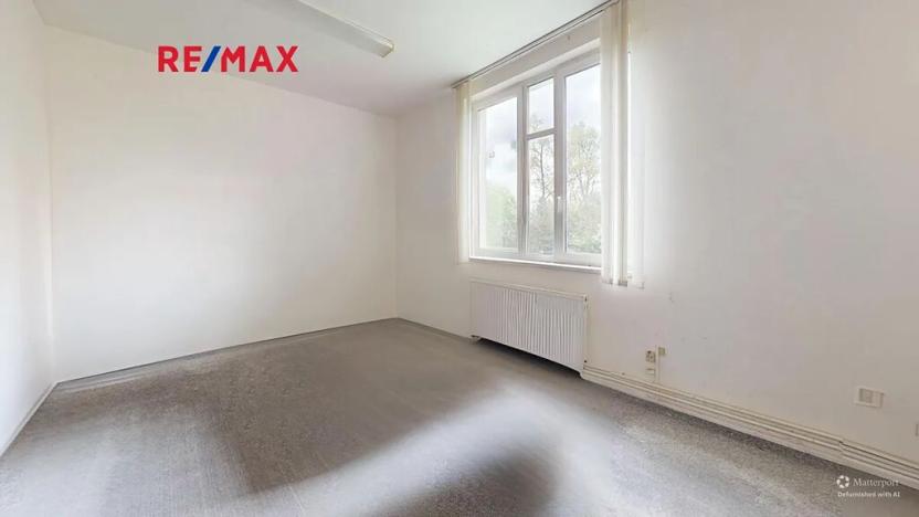 Pronájem skladu, Pardubice, Bohdanečská, 390 m2