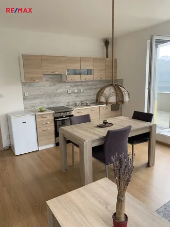 Pronájem bytu 1+kk, Kladno, Jaroslava Holečka, 34 m2