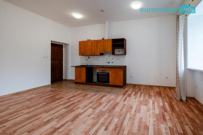 Pronájem bytu 3+kk, Luby, Revoluční, 58 m2