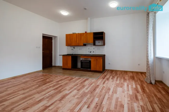 Pronájem bytu 3+kk, Luby, Revoluční, 58 m2