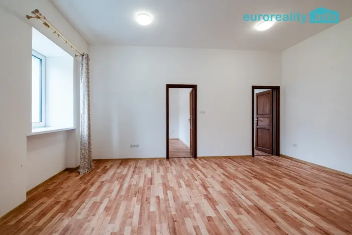 Pronájem bytu 3+kk, Luby, Revoluční, 58 m2