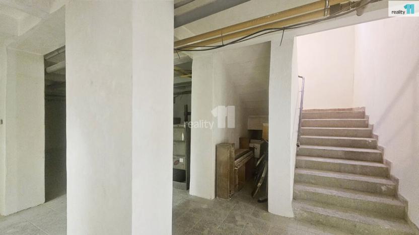 Pronájem obchodního prostoru, Chvaletice, 9. května, 160 m2