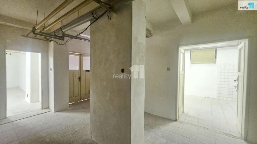 Pronájem obchodního prostoru, Chvaletice, 9. května, 160 m2