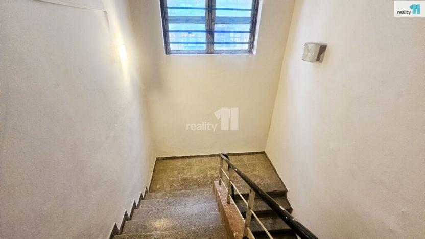 Pronájem obchodního prostoru, Chvaletice, 9. května, 160 m2