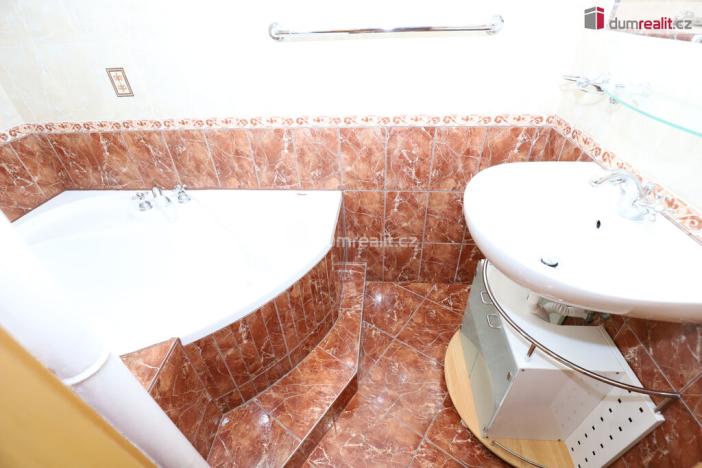 Pronájem bytu 2+1, Sokolov, Heyrovského, 55 m2