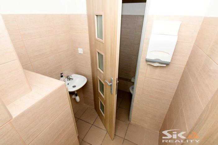 Pronájem komerční nemovitosti, Louny, Kosmonautů, 30 m2