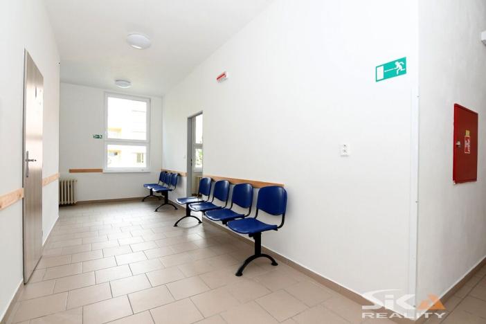 Pronájem komerční nemovitosti, Louny, Kosmonautů, 30 m2