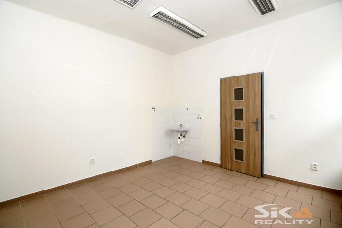 Pronájem komerční nemovitosti, Louny, Kosmonautů, 30 m2