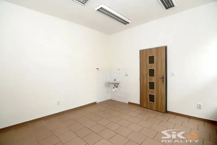 Pronájem komerční nemovitosti, Louny, Kosmonautů, 30 m2