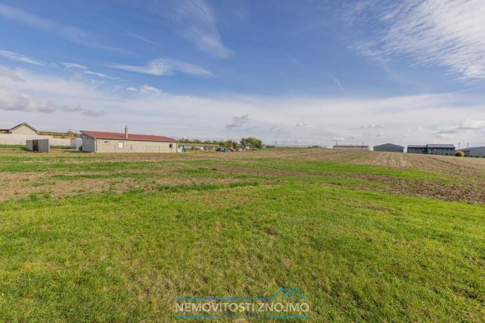 Prodej pozemku pro bydlení, Vrbovec, 4695 m2