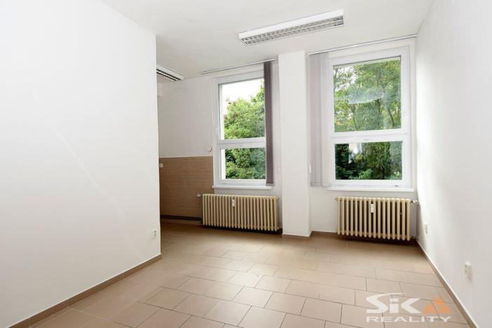 Pronájem komerční nemovitosti, Louny, Kosmonautů, 143 m2