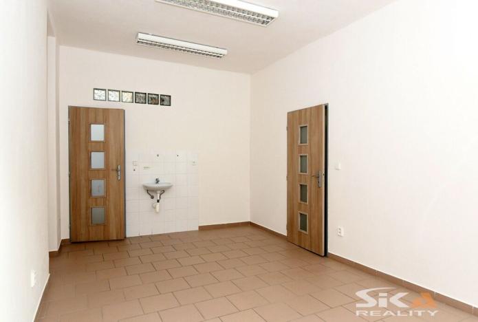 Pronájem komerční nemovitosti, Louny, Kosmonautů, 143 m2