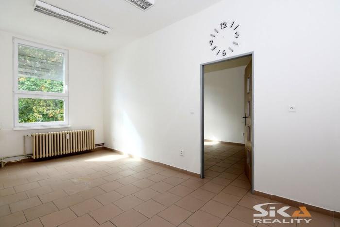 Pronájem komerční nemovitosti, Louny, Kosmonautů, 143 m2