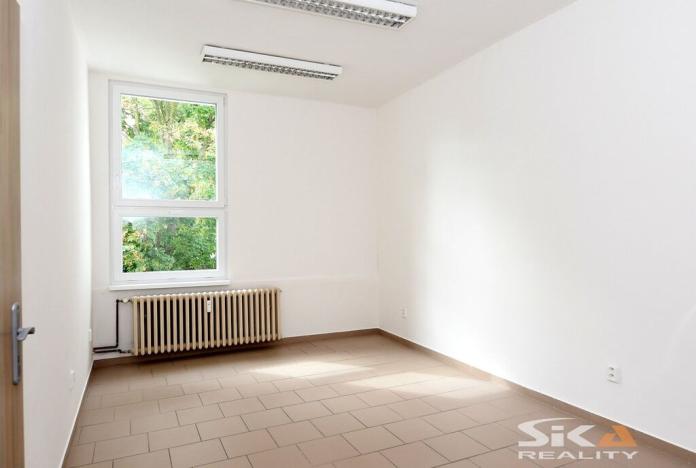 Pronájem komerční nemovitosti, Louny, Kosmonautů, 143 m2