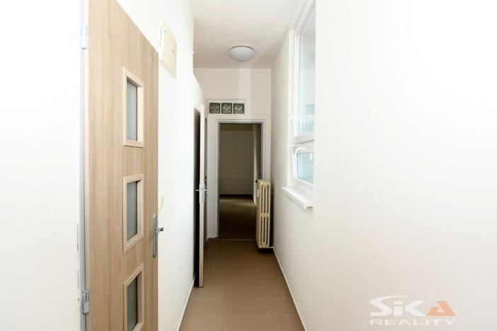 Pronájem komerční nemovitosti, Louny, Kosmonautů, 143 m2