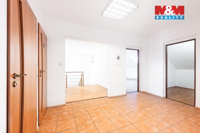 Prodej obchodního prostoru, Velká nad Veličkou, 187 m2