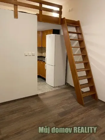 Pronájem bytu 1+kk, Praha - Vysočany, Freyova, 30 m2
