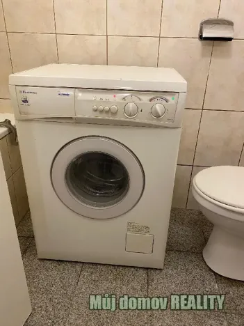 Pronájem bytu 1+kk, Praha - Vysočany, Freyova, 30 m2