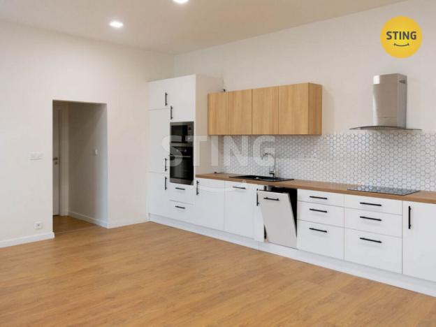 Pronájem bytu 2+kk, Ostrava, Poštulkova, 63 m2