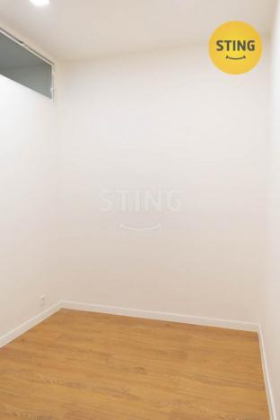 Pronájem bytu 2+kk, Ostrava, Poštulkova, 63 m2