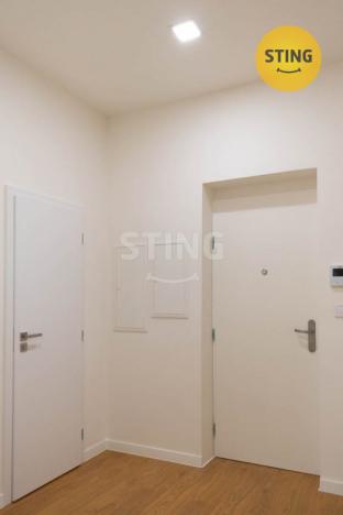 Pronájem bytu 2+kk, Ostrava, Poštulkova, 63 m2