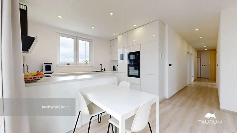 Prodej bytu 4+kk, Vochov, 81 m2