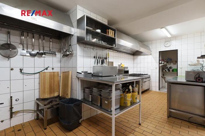 Pronájem restaurace, Praha - Smíchov, Křížová, 236 m2