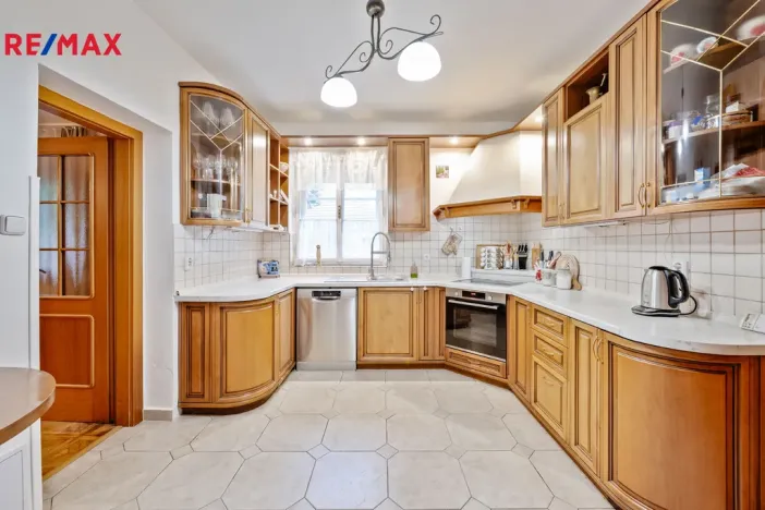 Prodej rodinného domu, Suchdol - Vysoká, 256 m2