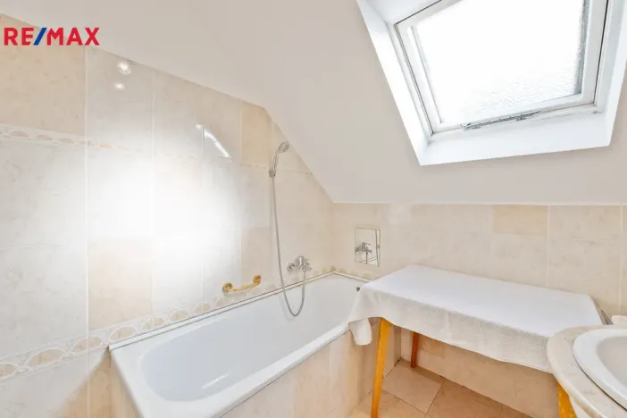 Prodej rodinného domu, Suchdol - Vysoká, 256 m2