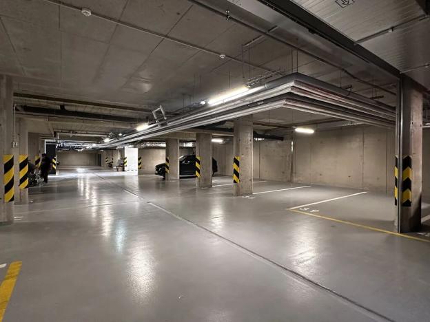 Pronájem garážového stání, Praha - Troja, Pod Hrachovkou, 16 m2