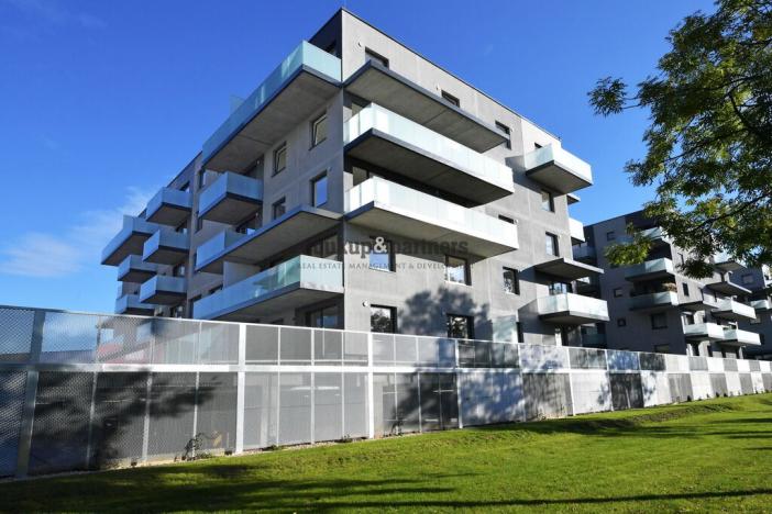Prodej bytu 2+kk, Praha, Návarovská, 61 m2
