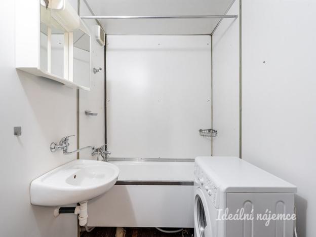 Pronájem bytu 1+1, Praha - Háje, Bajkonurská, 45 m2