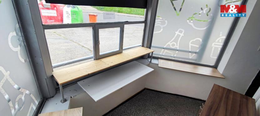 Pronájem obchodního prostoru, Hradec Králové - Moravské Předměstí, Sekaninova, 12 m2