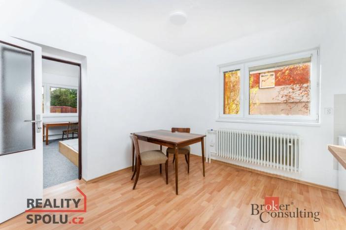 Pronájem bytu 2+1, Praha - Dubeč, K pastvinám, 46 m2