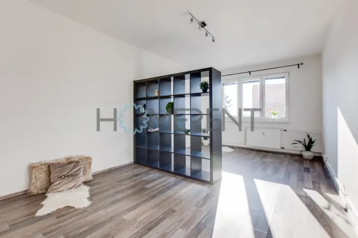 Pronájem bytu 2+1, Praha - Veleslavín, Na Petřinách, 56 m2