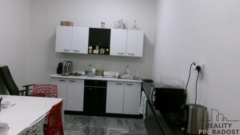 Pronájem obchodního prostoru, Brno - Medlánky, 200 m2