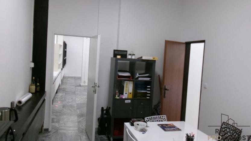 Pronájem obchodního prostoru, Brno - Medlánky, 200 m2