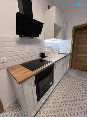 Pronájem bytu 1+kk, Mariánské Lázně, Tyršova, 28 m2