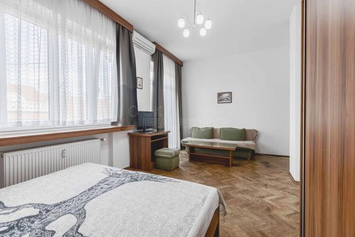 Pronájem bytu 1+kk, Praha, Krakovská, 28 m2