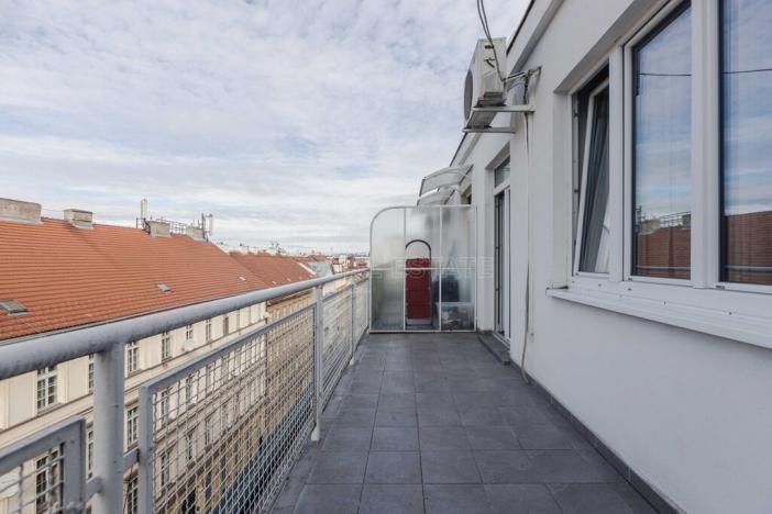 Pronájem bytu 1+kk, Praha, Krakovská, 28 m2