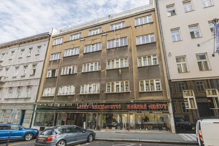 Pronájem bytu 1+kk, Praha, Krakovská, 28 m2