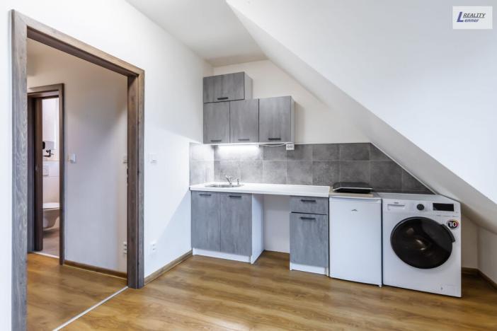 Prodej bytu 1+kk, Praha - Kobylisy, Javorová, 29 m2
