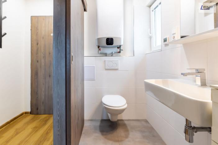 Prodej bytu 1+kk, Praha - Kobylisy, Javorová, 29 m2