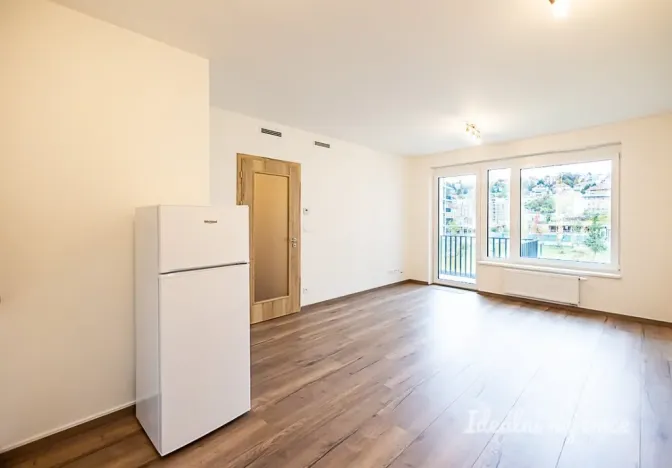 Pronájem bytu 1+kk, Praha - Vysočany, Kolbenova, 33 m2