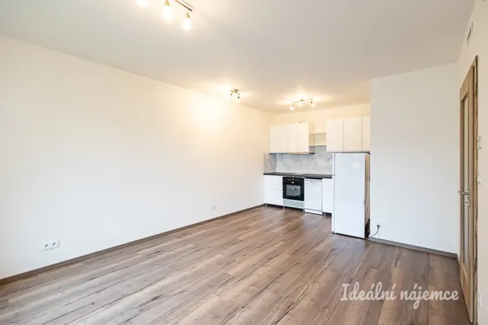 Pronájem bytu 1+kk, Praha - Vysočany, Kolbenova, 33 m2