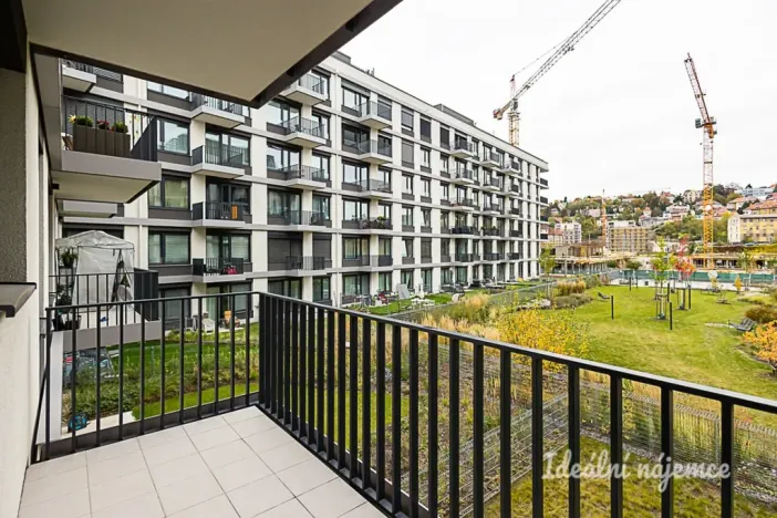 Pronájem bytu 1+kk, Praha - Vysočany, Kolbenova, 33 m2