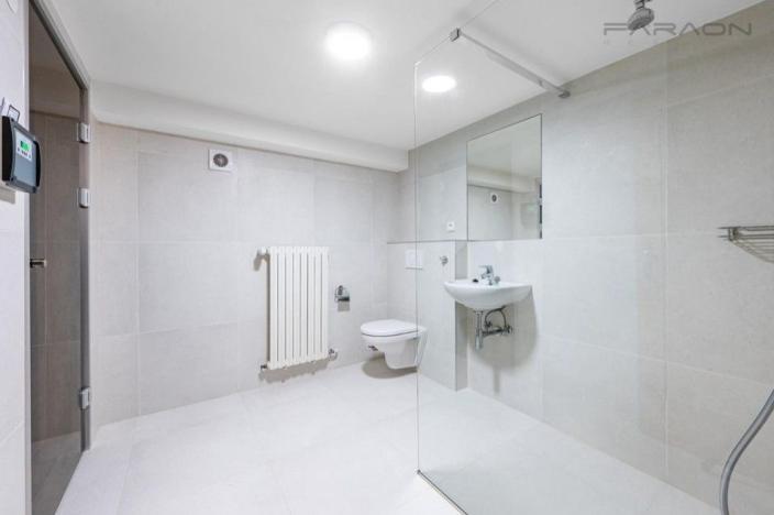 Pronájem kanceláře, Průhonice, Sadová, 350 m2