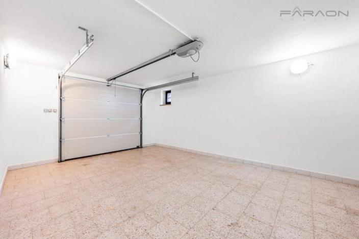 Pronájem kanceláře, Průhonice, Sadová, 350 m2